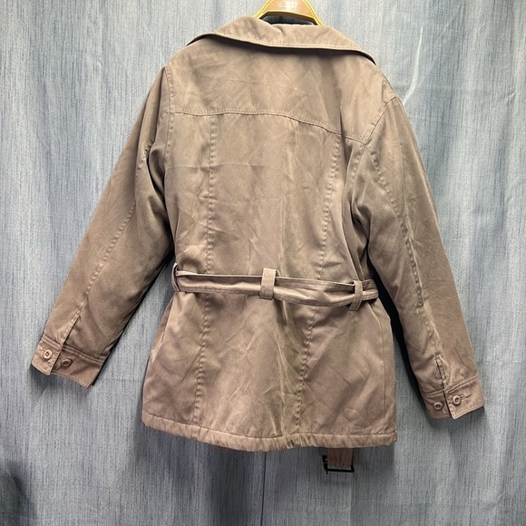 Cabelas sued like winter jacket size Large - Picture 6 of 10